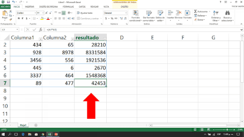 como multiplicar en Excel