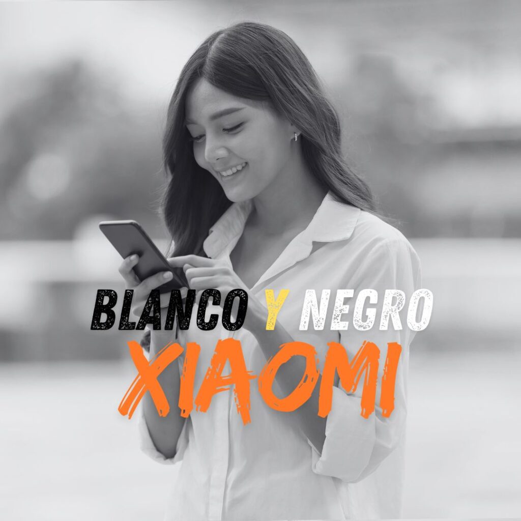 Imagen de un teléfono Xiaomi con la pantalla en modo monocromático, mostrando una interfaz en blanco y negro para reducir el consumo de energía y la fatiga visual.